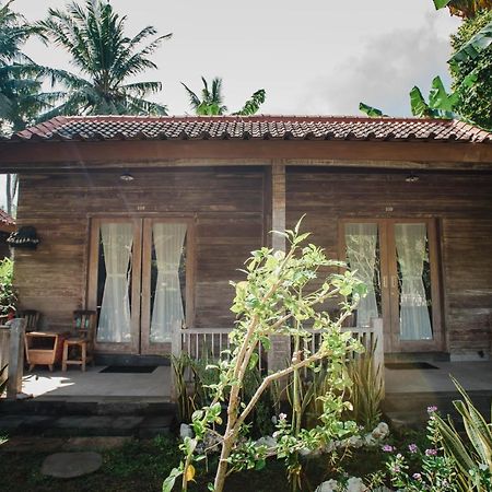 Acala hostel Toyapakeh Kültér fotó