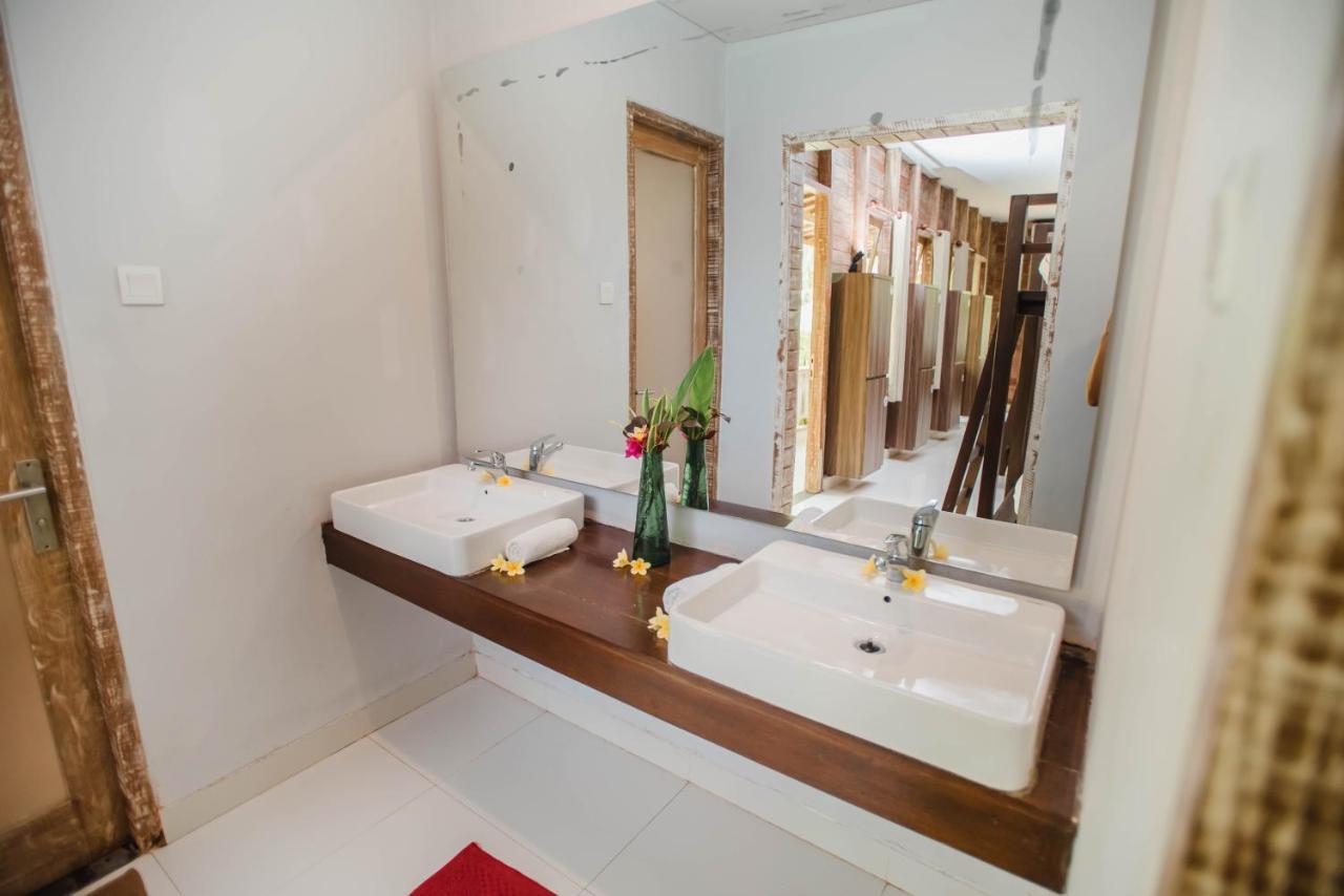 Acala hostel Toyapakeh Kültér fotó