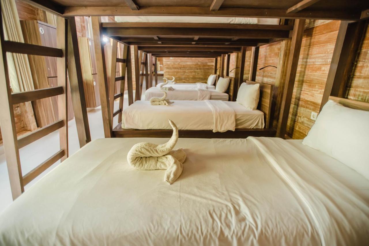 Acala hostel Toyapakeh Kültér fotó
